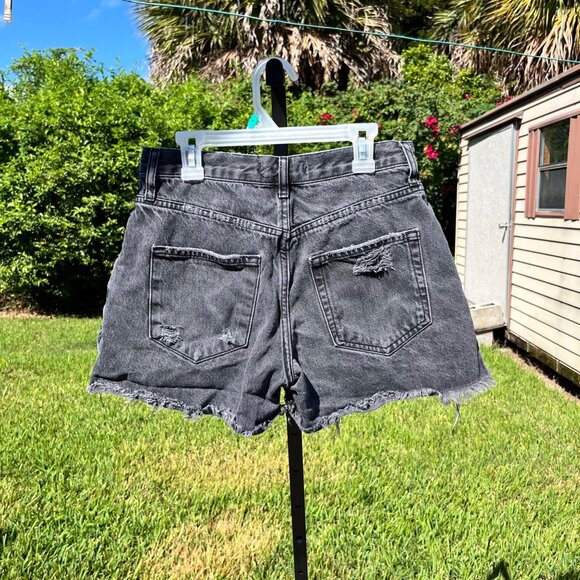 We The Free Maggie Mid Rise Ripped Distressed Shorts in Montero Black Size 26 - Picture 2 of 8